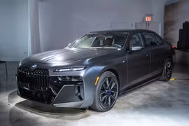 BMW i7 và 750e từ 4,83 tỷ đồng tại Thái Lan: Đẹp không chỗ chê 