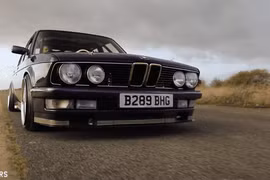 Cận cảnh BMW M535i E28 mạ vàng 24K độc nhất thế giới