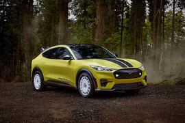 Ford Mustang Mach-E 2024 từ 992 triệu đồng, đối thủ Porsche Macan 4 Electric