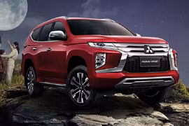Chi tiết Mitsubishi Pajero Sport 2021 Passion Red 