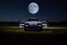 "Siêu phẩm" Rolls-Royce Spectre Lunaflair phủ ánh ngọc trai độc nhất vô nhị 