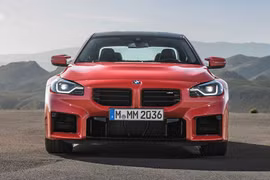 Chi tiết BMW M2 2023 từ 62.000 USD, diện mạo gây tranh cãi
