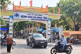 Ăn tiết canh dê trong đám cưới, 1 người tử vong, nhiều người nhập viện