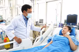 “Cân não” cứu mẹ con thai phụ gặp bệnh hiếm: Nội tạng bị đảo lộn
