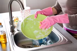 Bác sĩ chỉ rõ loại nước rửa bát có chứa chất gây ung thư?