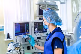 Bộ Y tế: Không để người bệnh chờ mổ lâu vì thiếu thuốc, vật tư...