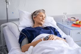 Bác sĩ mách “mẹo” để có giấc ngủ ngon khi nằm viện