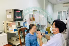 Bắt vắt dài 7cm trong xoang mũi gây chảy máu kéo dài 