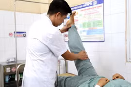 Hơn 3 tháng không đi lại được... không ngờ lupus ban đỏ