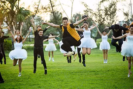 Trọng Hiếu tự biên đạo màn flashmob tỏ tình trong MV mới