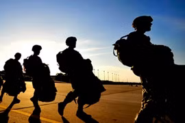Mỹ rút quân khỏi Afghanistan: “Tiền mất, tật mang”
