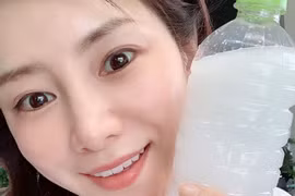 Người mẫu Nhật 52 tuổi trẻ như thiếu nữ nhờ dùng nước vo gạo
