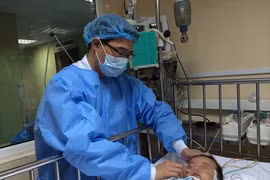 Bệnh nhi mắc sởi thoát “án tử” nhờ bằng phương pháp mới