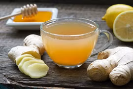 Học ngay cách pha trà gừng giúp giữ ấm cơ thể mùa đông