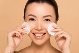 4 lưu ý sử dụng nước tẩy trang, để tránh tình trạng da lão hóa nhanh
