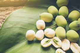 Dùng hạt sen cần lưu ý gì để không hại sức khỏe?