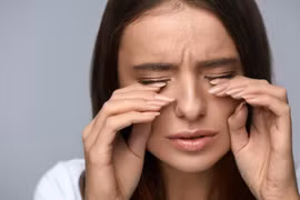 4 tác hại nguy hiểm của việc thường xuyên dụi mắt, ít ai biết