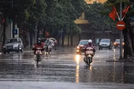 Dự báo thời tiết ngày 25/4: Hà Nội mưa to, gió đông bắc cấp 2-3