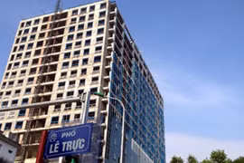 Gallery - Tòa Nhà 8B Lê Trực Xây Dựng Sai Phép - image 2