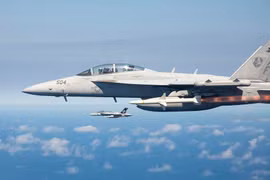 S-400 gặp nguy khi F-16 được trang bị tên lửa AGM-88E?
