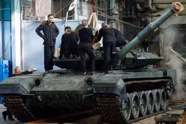 Tổng thống Nga ca ngợi T-90M là xe tăng hàng đầu thế giới
