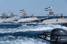 Hạ thủy 110 xuồng cao tốc, chiến thuật "tàu muỗi" của Iran có hiệu quả?