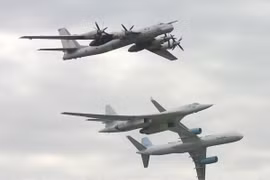 Mang siêu máy bay tới Syria, Nga dùng "dao mổ trâu giết gà"?