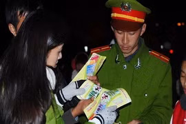 Nhốn nháo vì giấy mời giả trong đêm khai mạc Festival hoa