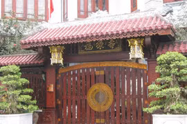 Ngắm cổng đẹp, độc của biệt thự nhà giàu Hà Nội 
