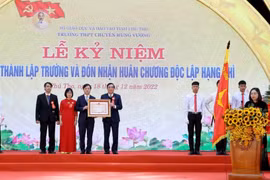 Trường THPT Chuyên Hùng Vương - tự hào 40 năm thắp lửa