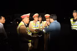 Xem xét kỷ luật phó phòng Giáo dục ở Quảng Bình say rượu lái ô tô 