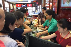 Cuối giờ sáng nay, vàng “bốc hơi” 1,7 triệu đồng/lượng