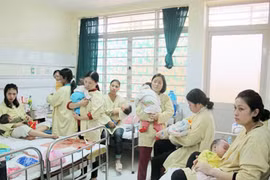 Gallery - Dịch Sởi Lại Bùng Phát - image 5