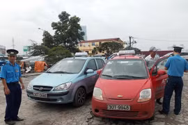 Hà Nội khảo sát ý kiến “mặc đồng phục” cho taxi