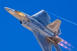 Mỹ nâng cấp vũ khí cho “chim ăn thịt” F-22