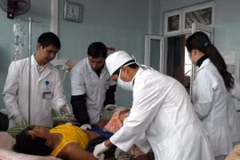 Vụ sập cầu Lai Châu: Đưa hàng chục bác sĩ giỏi lên hỗ trợ 
