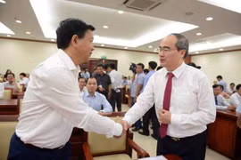 3 thành phố lớn thay bí thư khi nhiệm kỳ còn dang dở