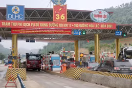 Gallery - Taxi Group Chạy Ngược Chiều Trên Cao Tốc - image 3