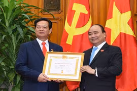Gallery - Thủ Tướng Nguyễn Xuân Phúc - image 2