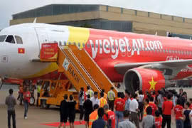 VietJet Air “trảm” nhân viên vì máy bay hạ cánh nhầm