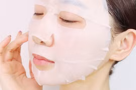 5 bí quyết trang điểm mùa đông "ăn" phấn, không bị mốc