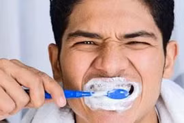 Ngừa ung thư miệng đơn giản bằng chỉ nha khoa