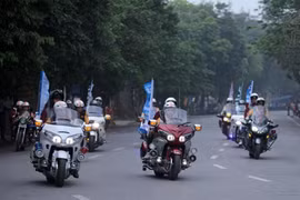 Mãn nhãn với dàn moto "khủng" dạo quanh hồ Hoàn Kiếm