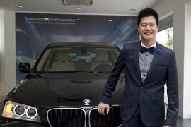 Đua nhau khoe xe xịn, ca sỹ Việt bị điều tra thu nhập