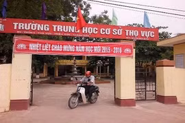 Trường có gần 30 khoản thu, phụ huynh kêu cứu