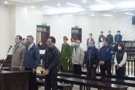 Gallery - XÉT XỬ ÔNG VŨ HUY HOÀNG - image 4