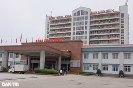 Giám đốc Bệnh viện Ninh Bình chỉ định thầu Việt Á bán hóa chất xét nghiệm