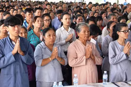 TP HCM: Hàng nghìn người dự lễ cầu siêu, Vu lan rằm tháng 7