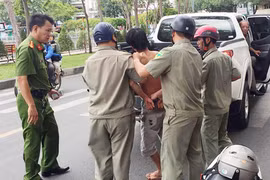 Công an bắt giữ 1 đối tượng tội phạm trước đó.