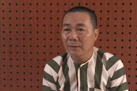 Hướng tại cơ quan công an.